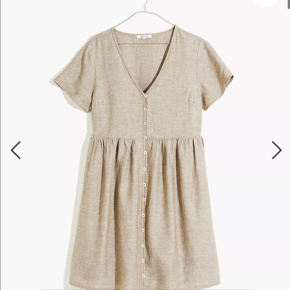 Madewell button front dress. Color is like a gray/dark olive. Worn once.